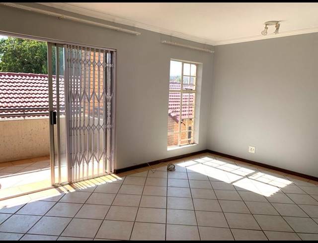 2 BEDROOM APARTMENT FOR SALE IN DIE HOEWES